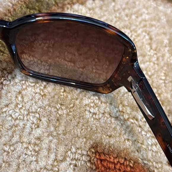 FOSSIL Lindy Sunglasses - Picture 6 of 10